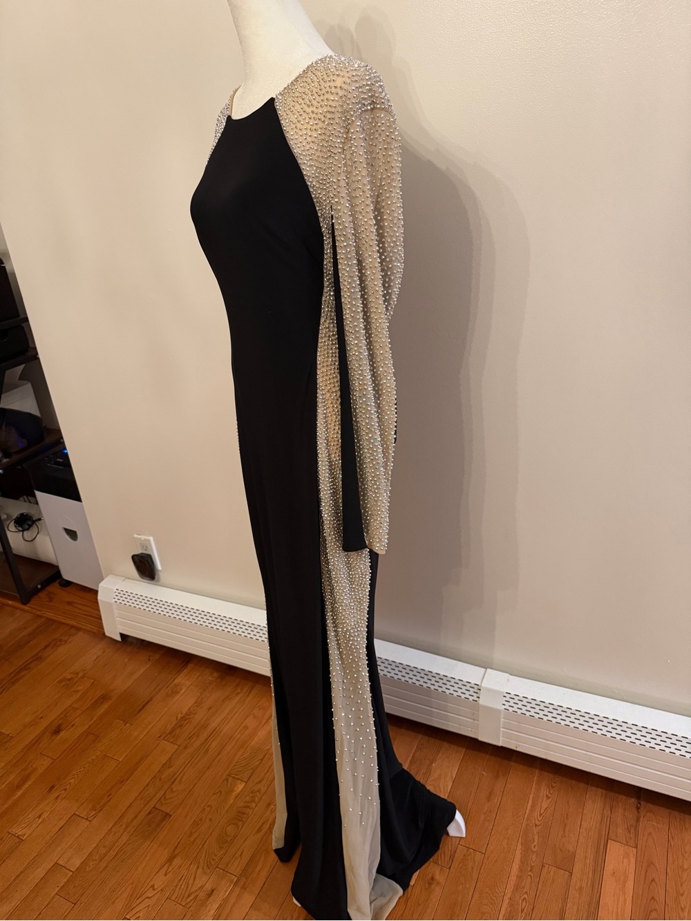 XSCAPE Madison Caviar Beaded Panel Jersey Gown Black Cream Long Sleeve Size 12 - Picture 8 of 16